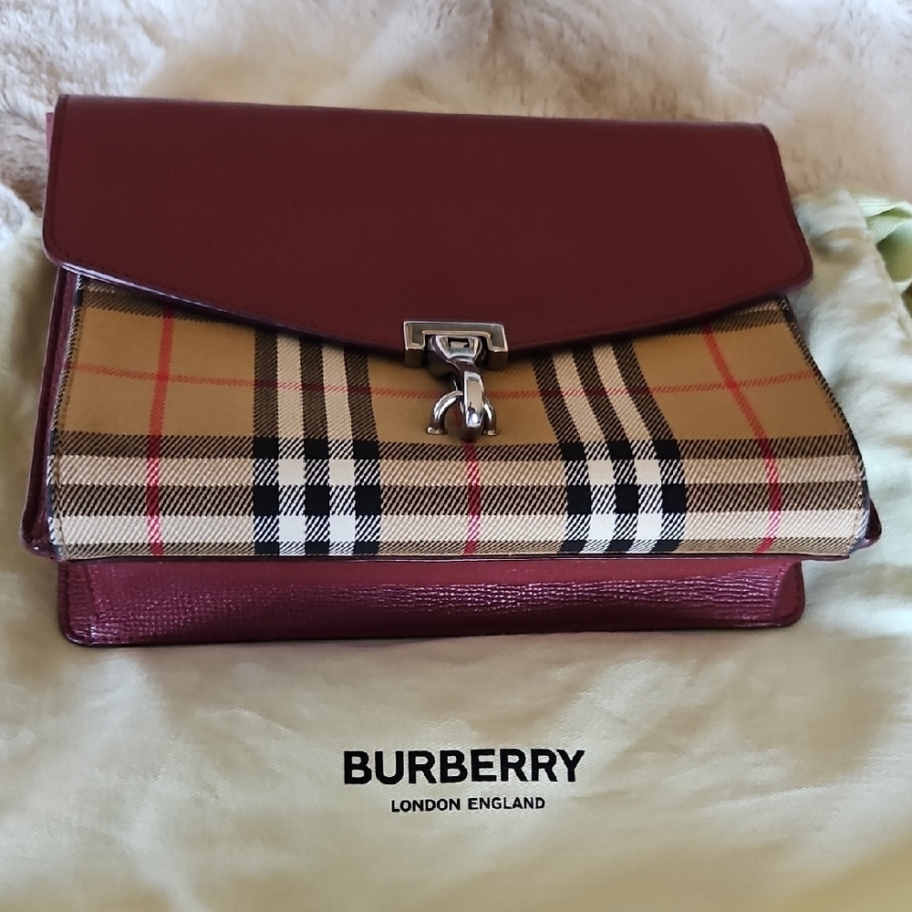 🌟🌟LIMITED TIME SALE🌟 Burberry Red and Tan Crossbody with Iconic Check Pattern